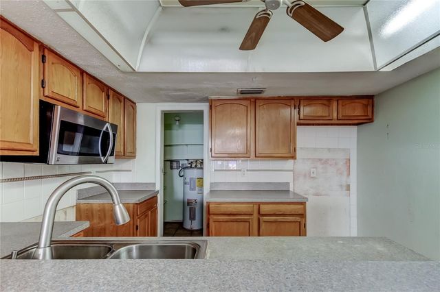 965 WHITMAN DRIVE, Sarasota, FL 34243