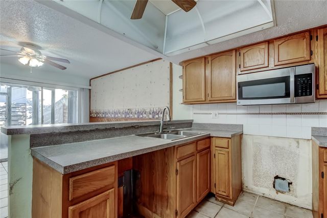 965 WHITMAN DRIVE, Sarasota, FL 34243
