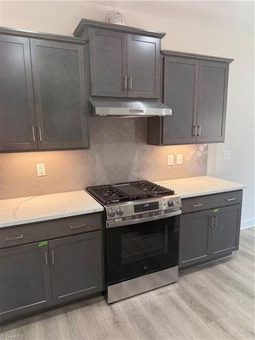 1758 Black Horse Road 49, Kernersville, NC 27284