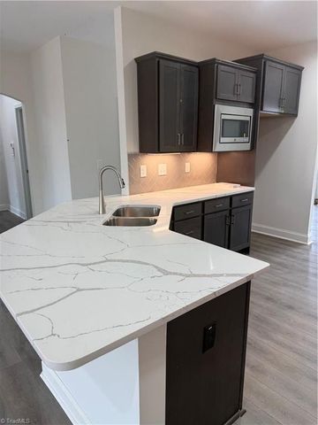 1758 Black Horse Road 49, Kernersville, NC 27284