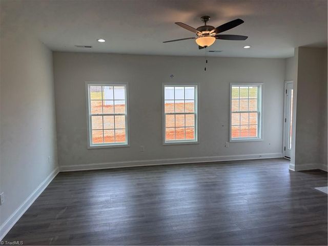 1758 Black Horse Road 49, Kernersville, NC 27284