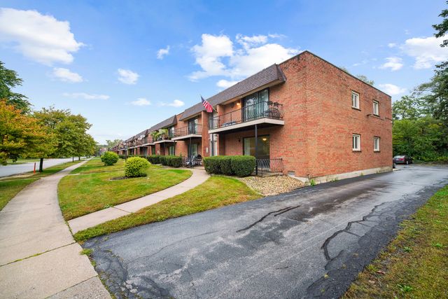 623 N Carroll Parkway 101, Glenwood, IL 60425