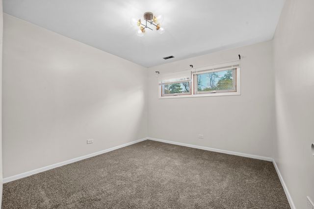 623 N Carroll Parkway 101, Glenwood, IL 60425