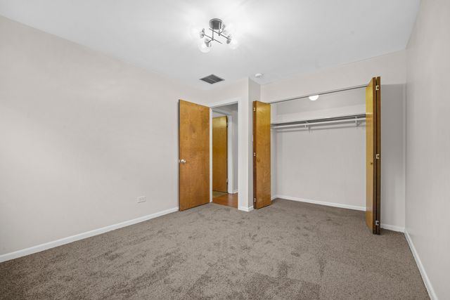 623 N Carroll Parkway 101, Glenwood, IL 60425