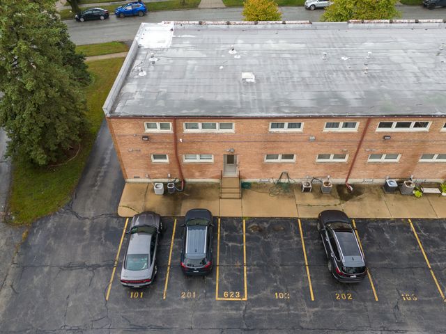 623 N Carroll Parkway 101, Glenwood, IL 60425
