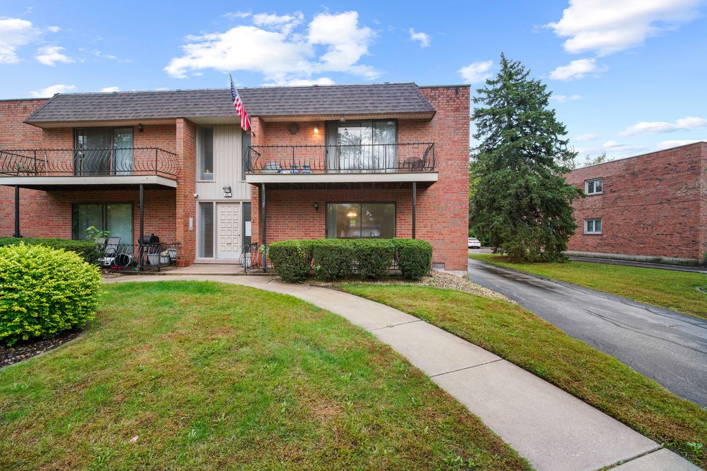 623 N Carroll Parkway 101, Glenwood, IL 60425