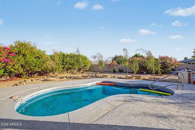 9715 W DESERT HILLS Drive, Sun City, AZ 85351