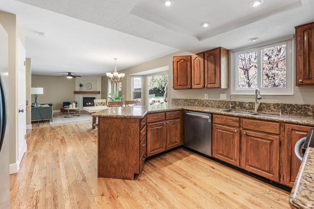 11406 S GRACEY LN, Sandy, UT 84092