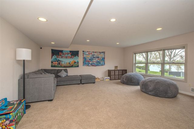 4324 Lohr Road, Ann Arbor, MI 48108