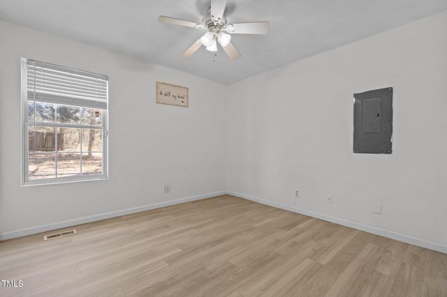 201 Wilshire Lane, Raeford, NC 28376