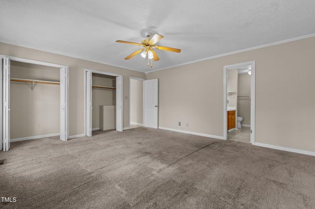 201 Wilshire Lane, Raeford, NC 28376