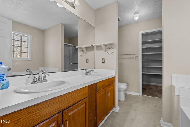 201 Wilshire Lane, Raeford, NC 28376