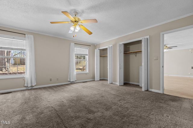 201 Wilshire Lane, Raeford, NC 28376