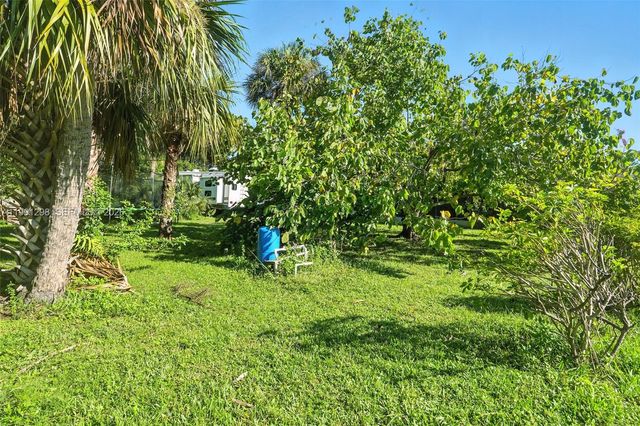 5006 pike ln, La Belle, FL 33935