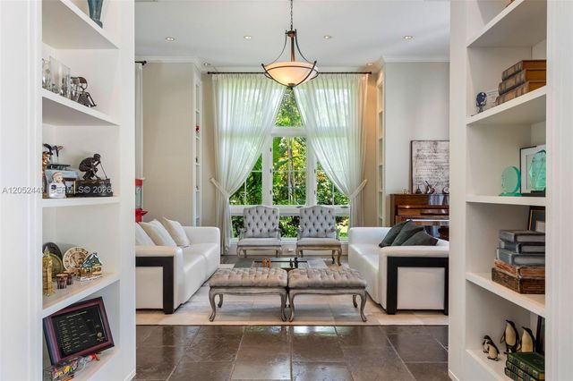 6201 Chapman Field Drive, Pinecrest, FL 33156