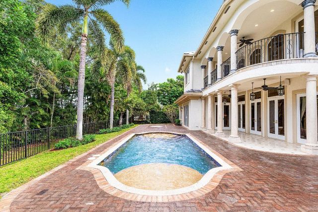 4255 Gleneagles Drive, Boynton Beach, FL 33436