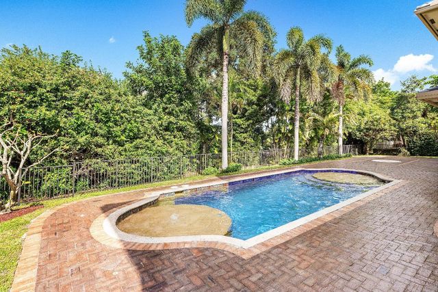 4255 Gleneagles Drive, Boynton Beach, FL 33436