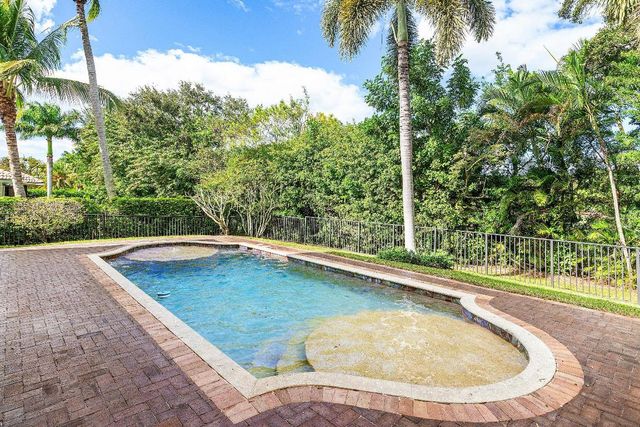 4255 Gleneagles Drive, Boynton Beach, FL 33436