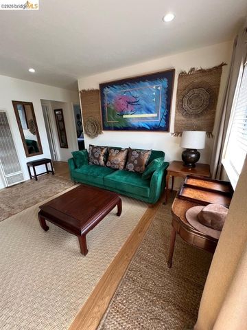 1728 7th ST F, Berkeley, CA 94710