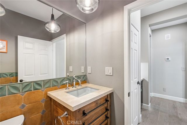 85 Passage, Irvine, CA 92603