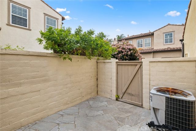 85 Passage, Irvine, CA 92603
