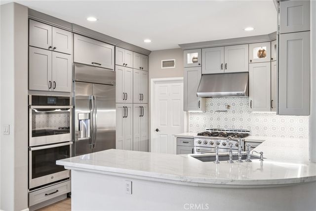 85 Passage, Irvine, CA 92603