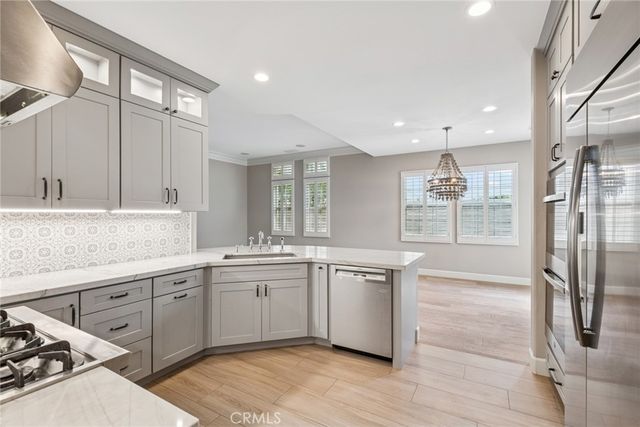 85 Passage, Irvine, CA 92603