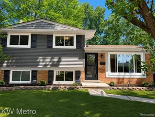 1210 Kenilworth, Clawson, MI 48017