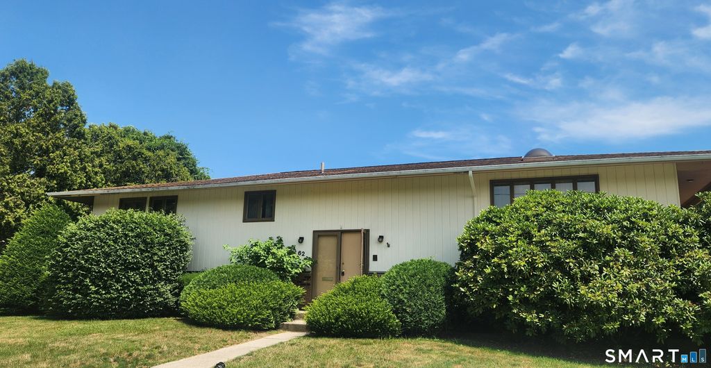 62 Admiral Drive, New London, CT 06320