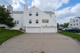 5253 Dakota Drive, West Des Moines, IA 50265