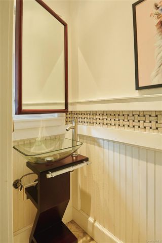 7 Avondale Road, Yonkers, NY 10710