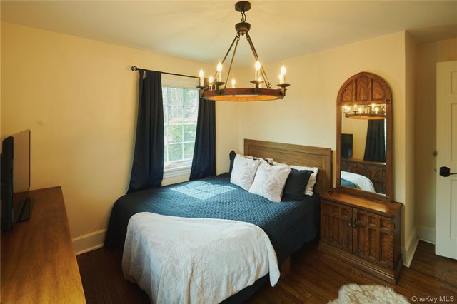 7 Avondale Road, Yonkers, NY 10710