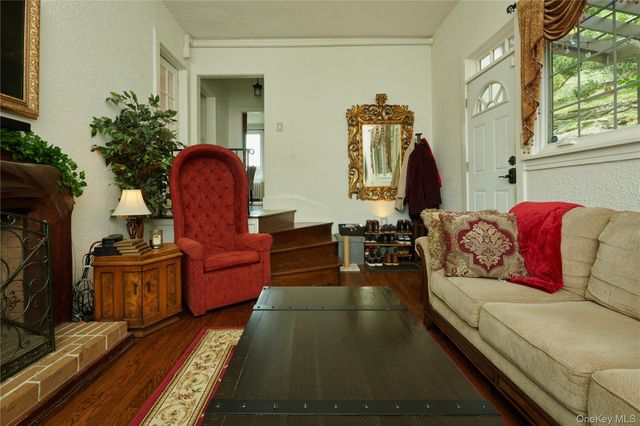 7 Avondale Road, Yonkers, NY 10710