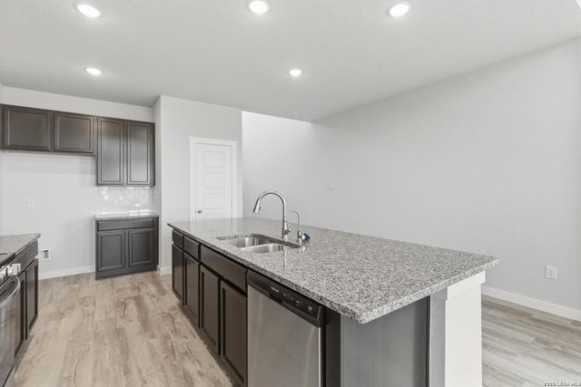 129 ALYSSA CV, San Antonio, TX 78253