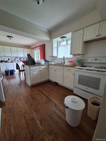 3498 W Walton Boulevard, Waterford Charter Township, MI 48329