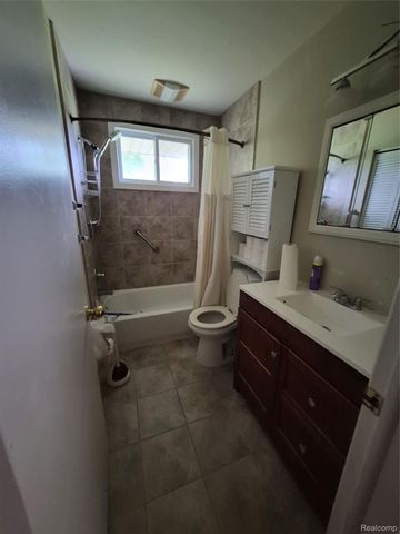 3498 W Walton Boulevard, Waterford Charter Township, MI 48329