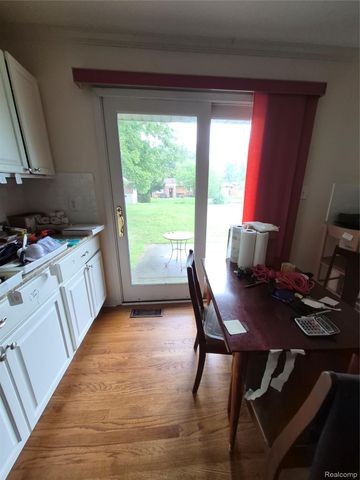 3498 W Walton Boulevard, Waterford Charter Township, MI 48329
