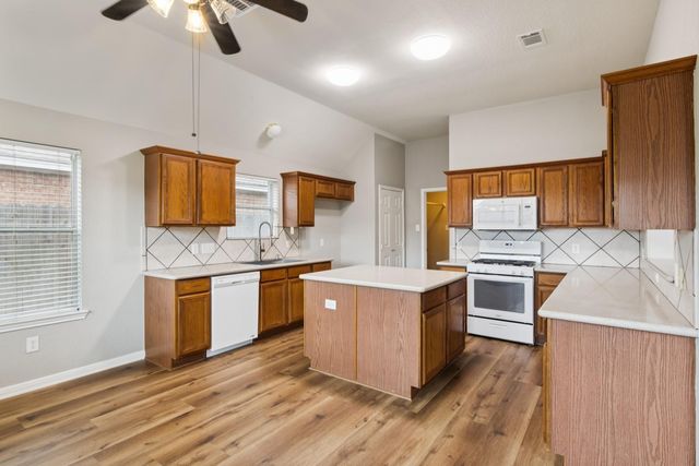 321 Josh Way, La Porte, TX 77571