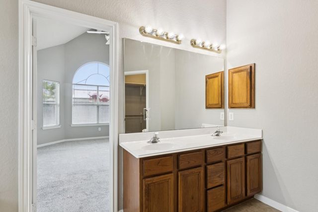 321 Josh Way, La Porte, TX 77571