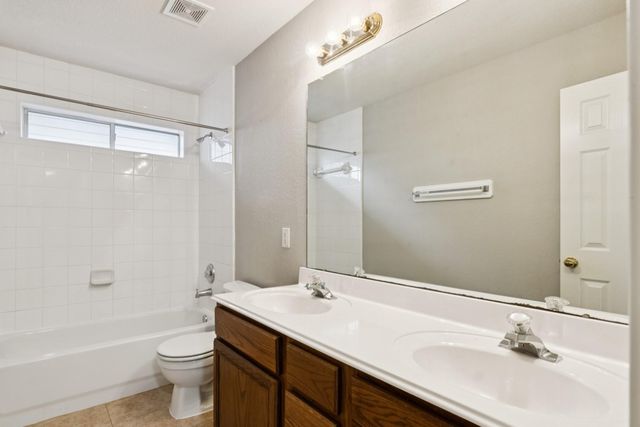 321 Josh Way, La Porte, TX 77571