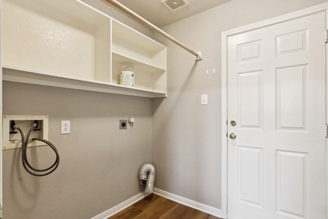 321 Josh Way, La Porte, TX 77571