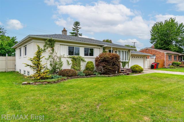 36361 Nitchun Street, Clinton Charter Township, MI 48035