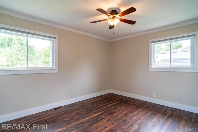 36361 Nitchun Street, Clinton Charter Township, MI 48035