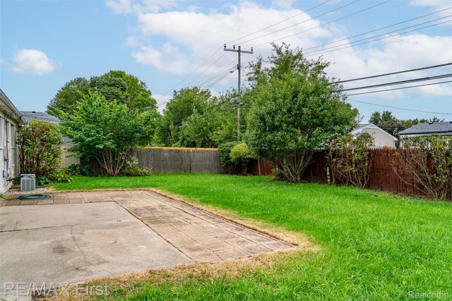 36361 Nitchun Street, Clinton Charter Township, MI 48035