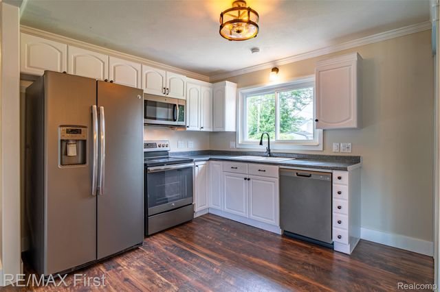 36361 Nitchun Street, Clinton Charter Township, MI 48035