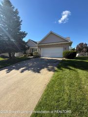 11077 Prestwick Drive, Lansing, MI 48917