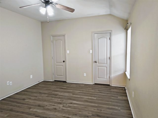 5725 Swords Drive, Fort Worth, TX 76137