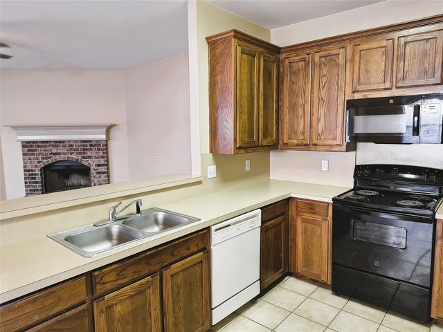 5725 Swords Drive, Fort Worth, TX 76137