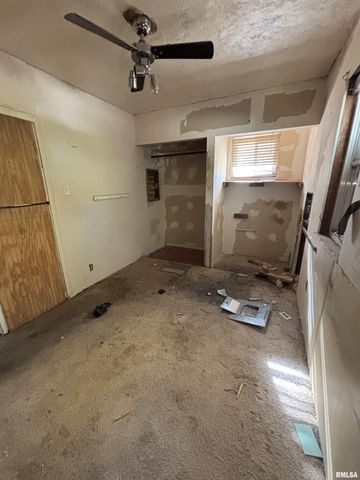 1516 S WESTMORELAND Avenue, Peoria, IL 61605