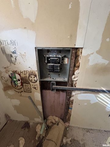 1516 S WESTMORELAND Avenue, Peoria, IL 61605